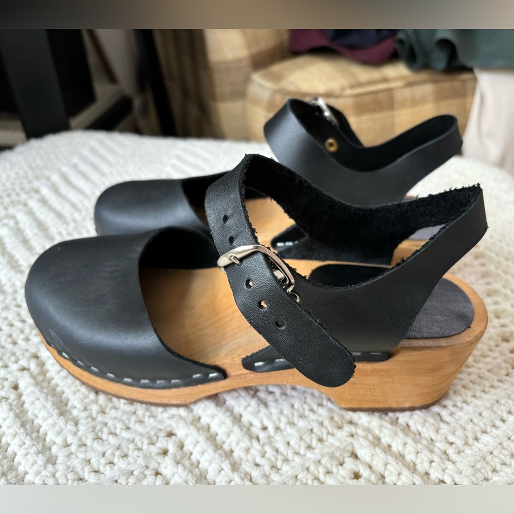 Mia clogs- size 38. “Sofia” black